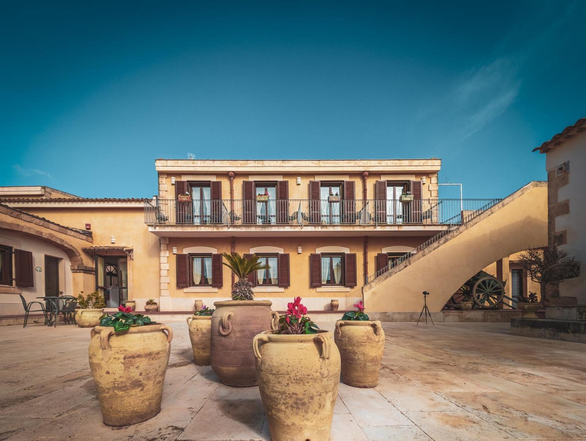 Hotel La Corte Del Sole Lido di Noto Dış mekan fotoğraf