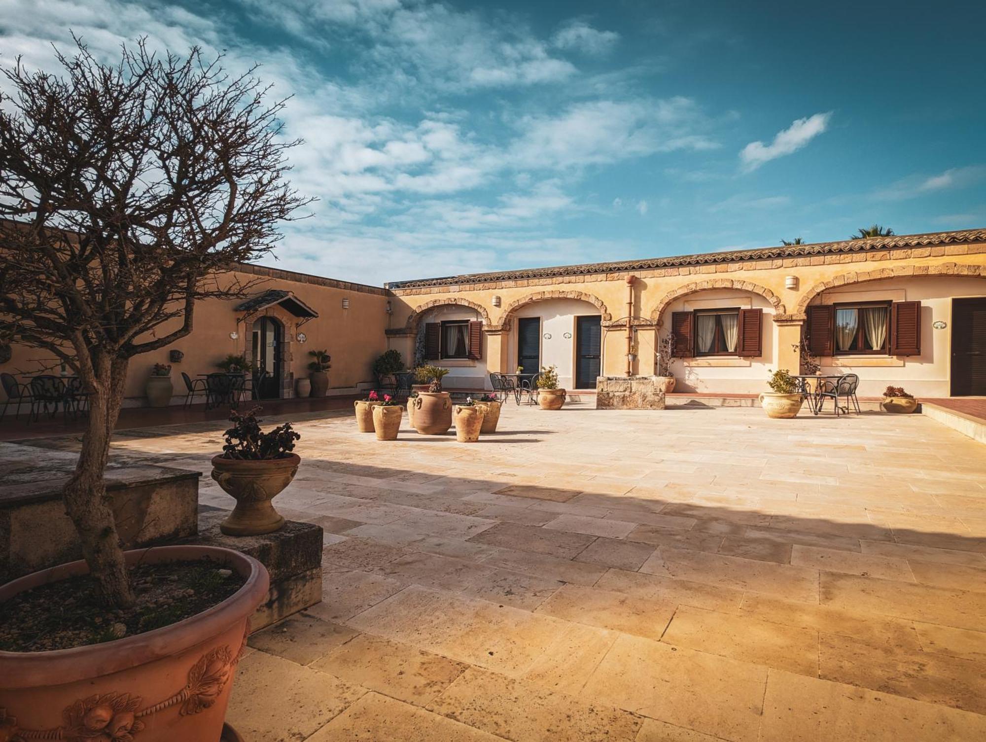 Hotel La Corte Del Sole Lido di Noto Dış mekan fotoğraf