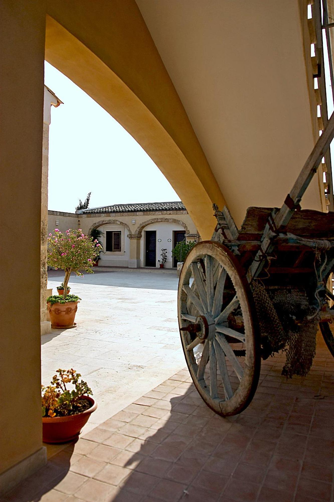 Hotel La Corte Del Sole Lido di Noto Dış mekan fotoğraf